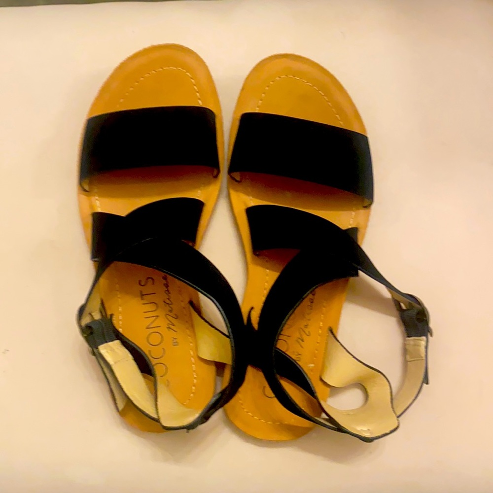Coconuts by  Matisse sandals size 5